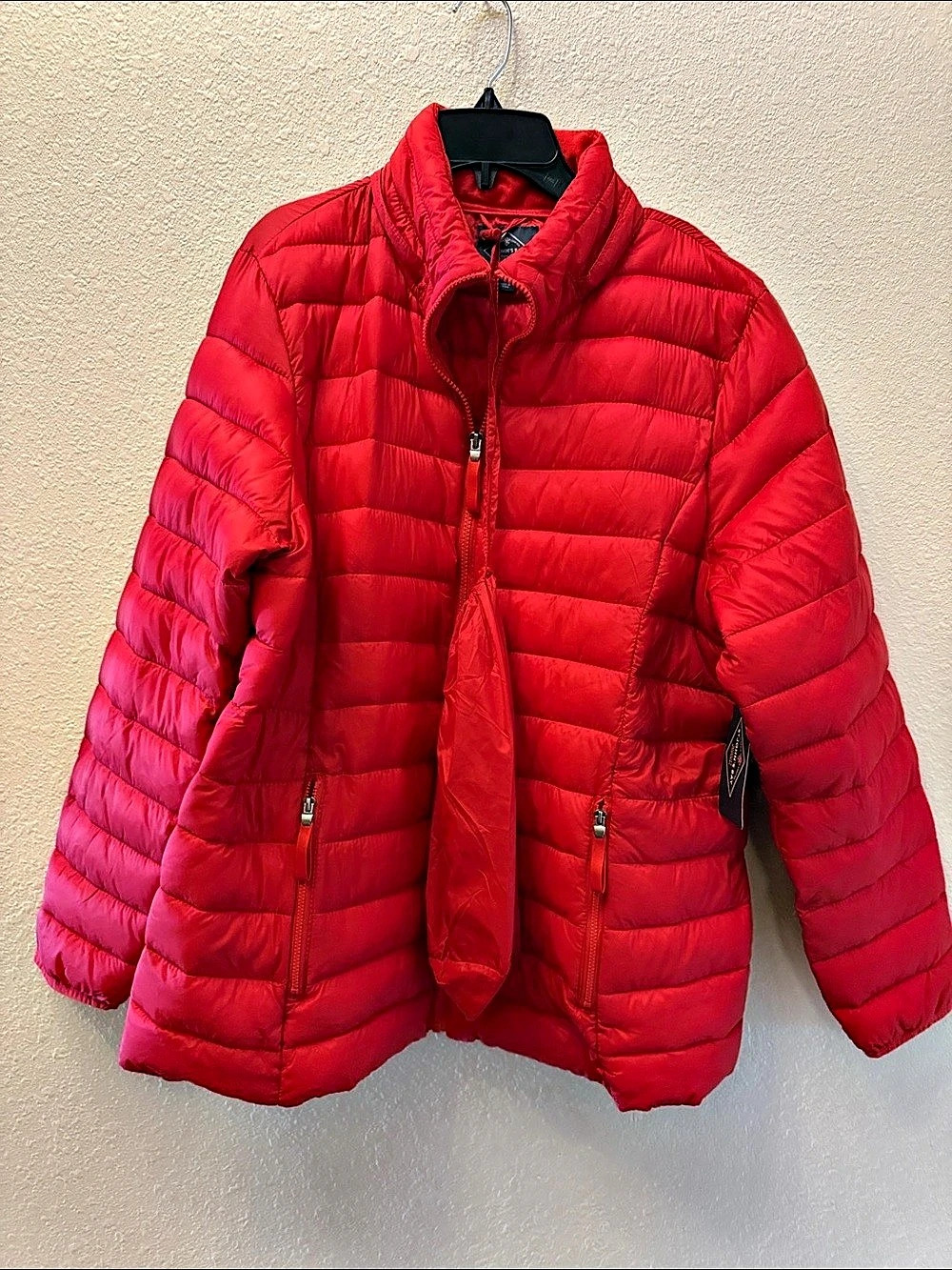 St John's Bay Packable Puffer Jacket in Red XL